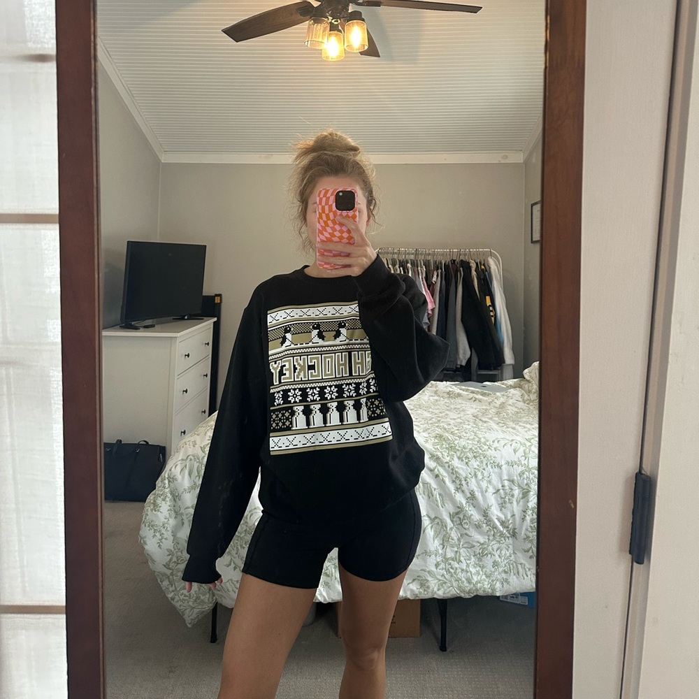 Pittsburgh Penguins holiday crewneck